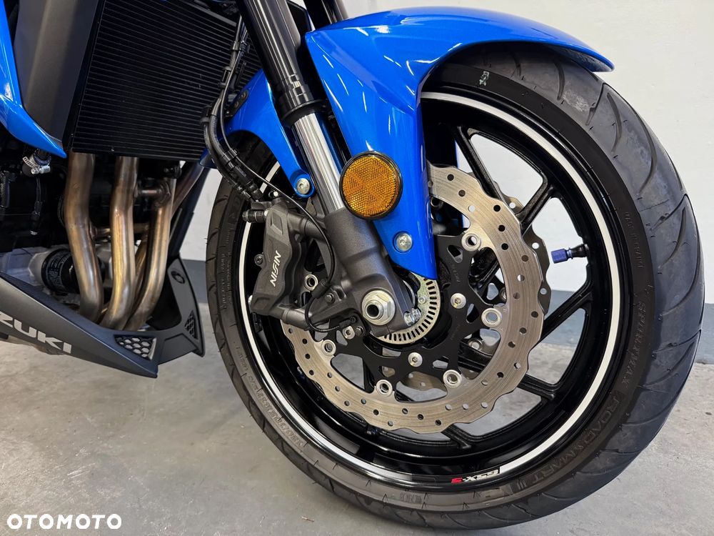Suzuki GSX - 7