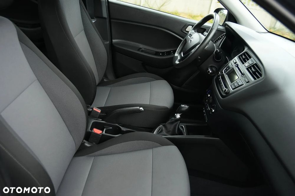 Hyundai i20 1.2 YES Gold - 17