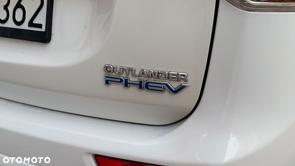 Mitsubishi Outlander 2.0 4WD Top - 9