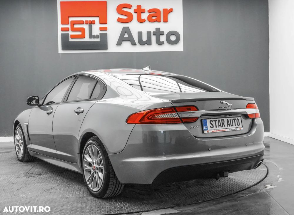 Jaguar XF 2.2D Premium Luxury - 4