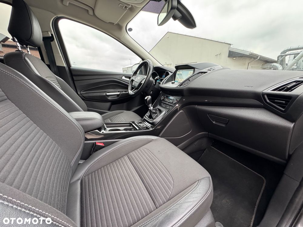 Ford Kuga 1.5 EcoBoost 2x4 Titanium - 9