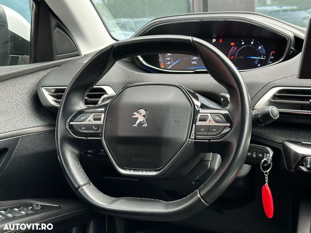 Peugeot 3008 - 8