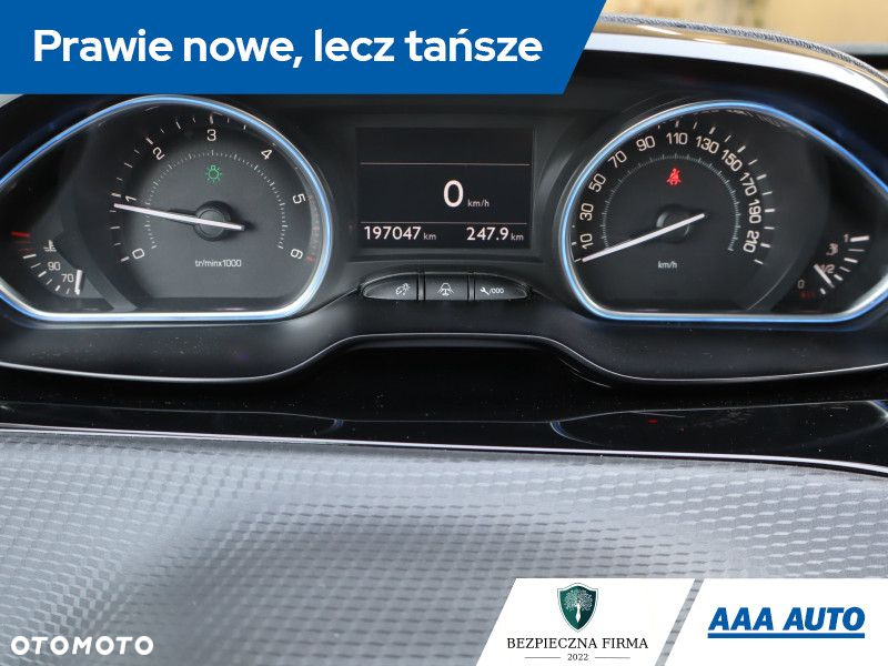 Peugeot 2008 - 12