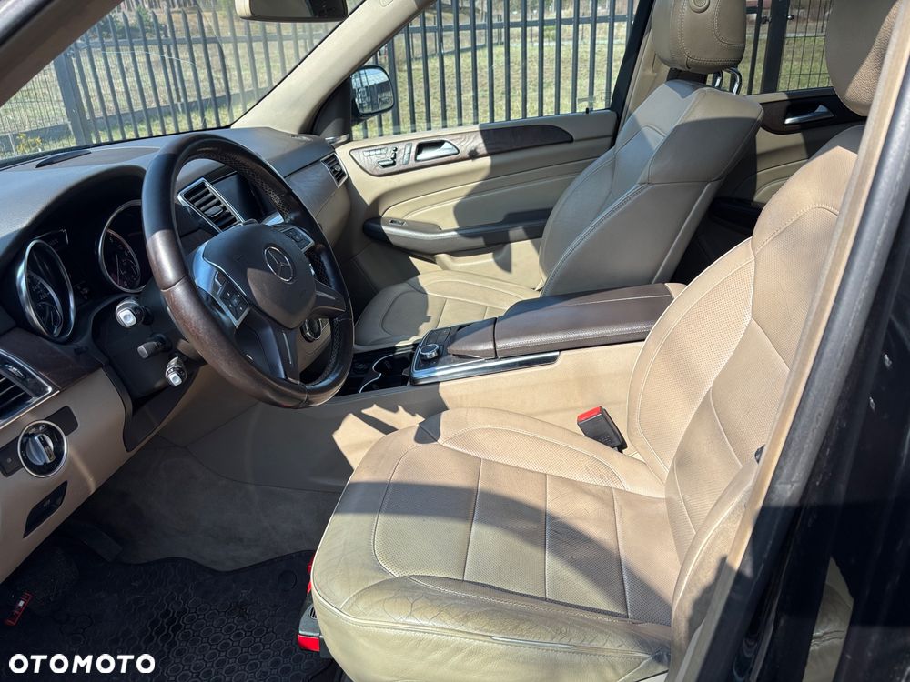 Mercedes-Benz ML - 10
