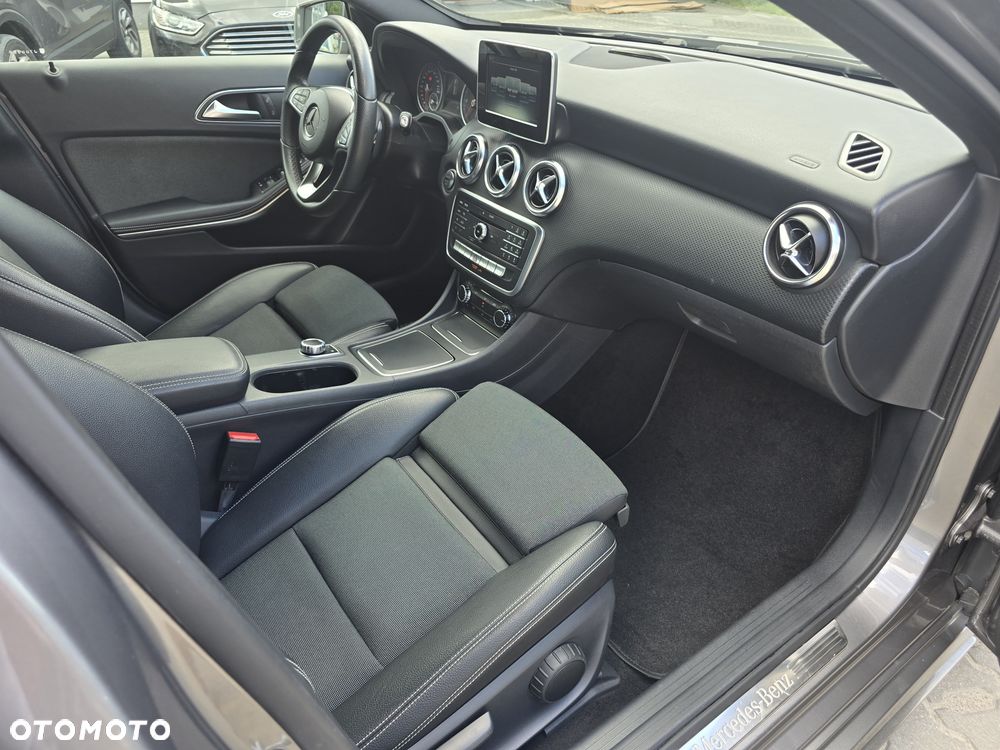 Mercedes-Benz Klasa A 180 d AMG Line 7G-DCT - 8