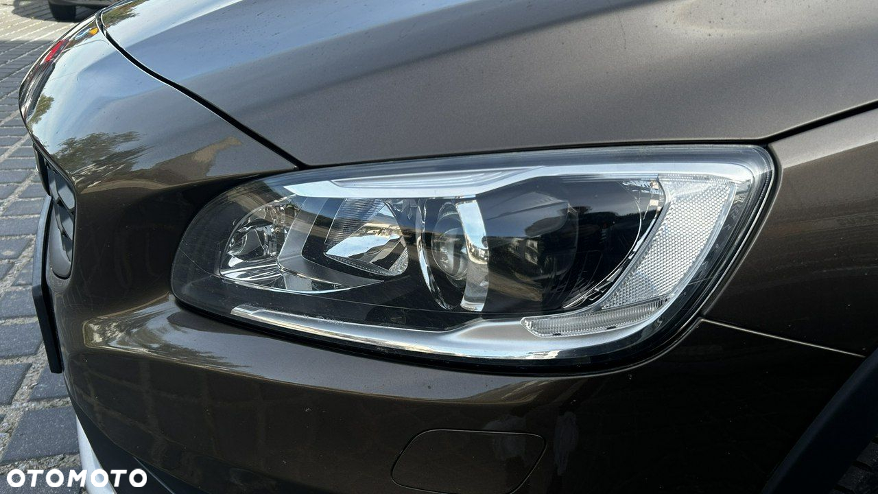 Volvo V60 Cross Country - 9