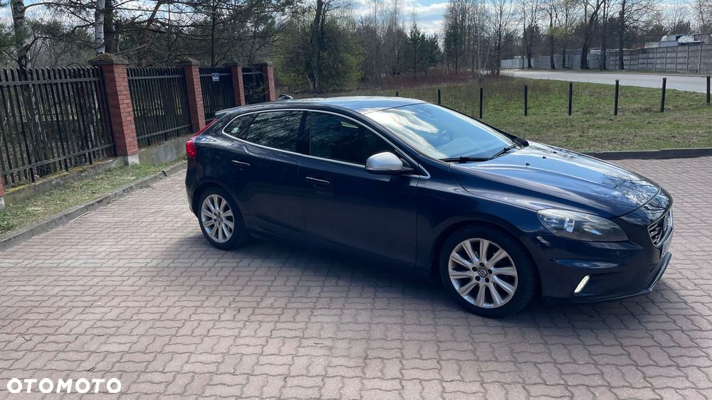 Volvo V40 D2 R Design - 13