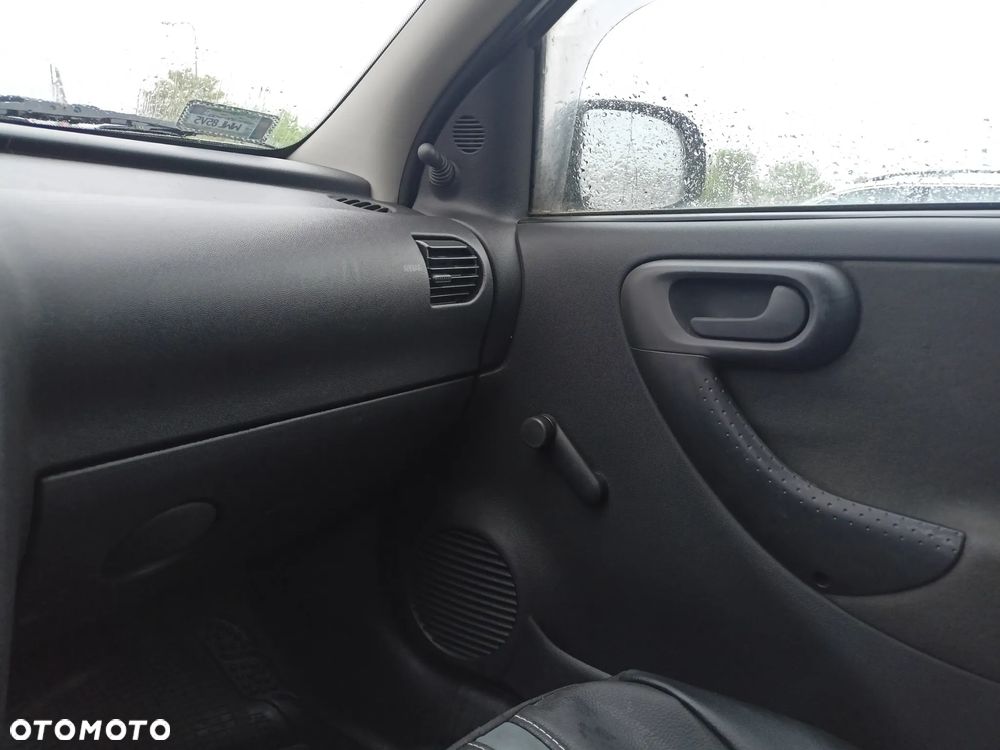 Opel Corsa - 12