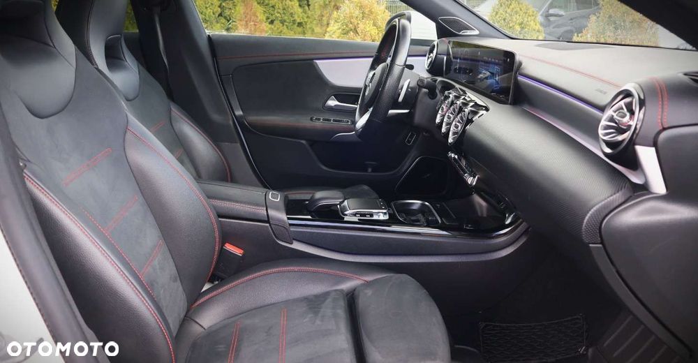 Mercedes-Benz CLA - 18