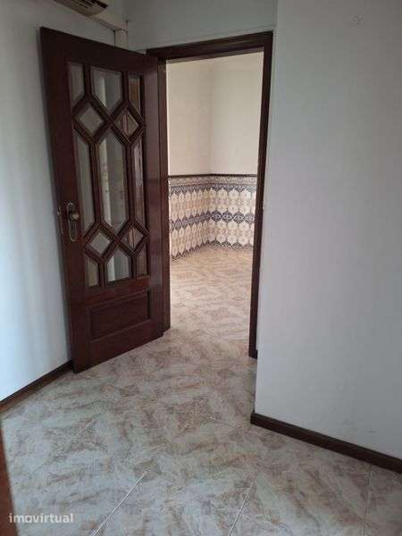 Apartamento 6 assoalhadas freamunde - Grande imagem: 2/12