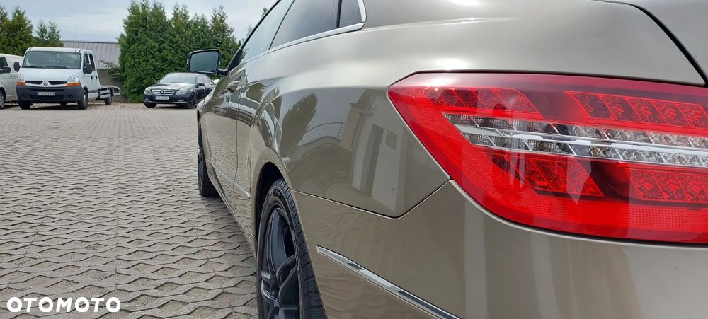 Mercedes-Benz Klasa E - 23