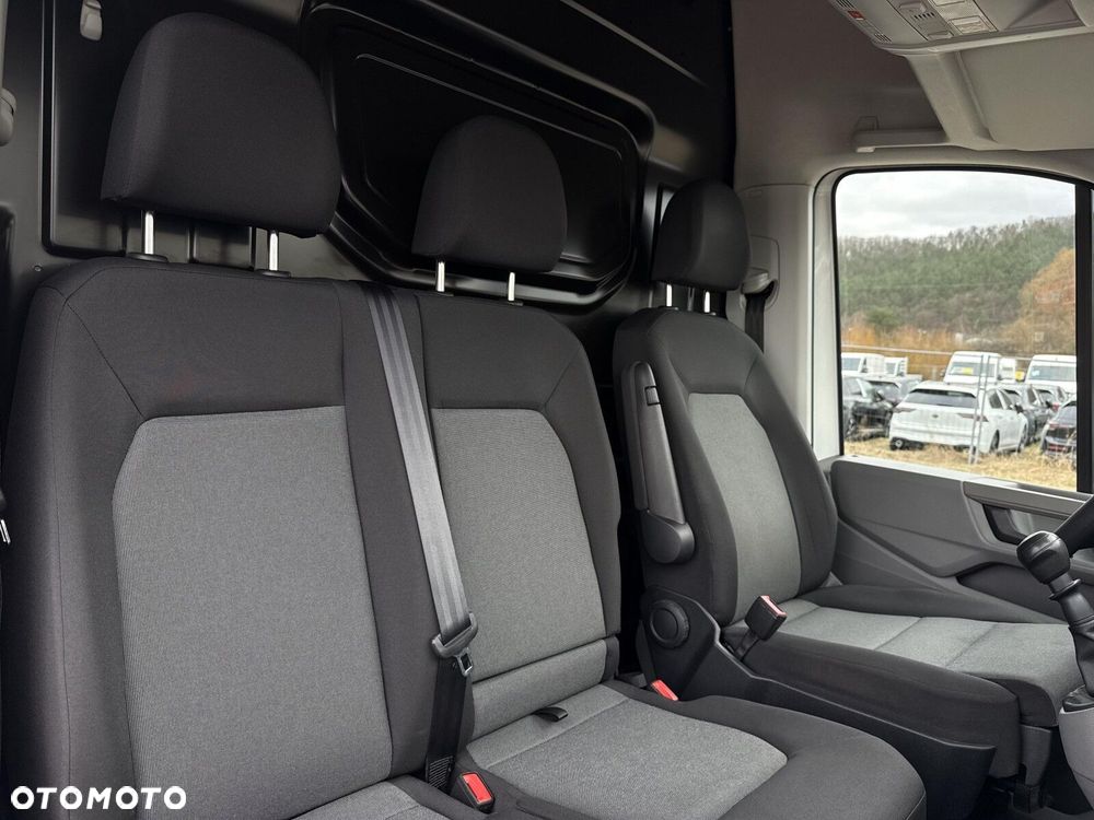 Volkswagen Crafter Furgon 4490 - 18