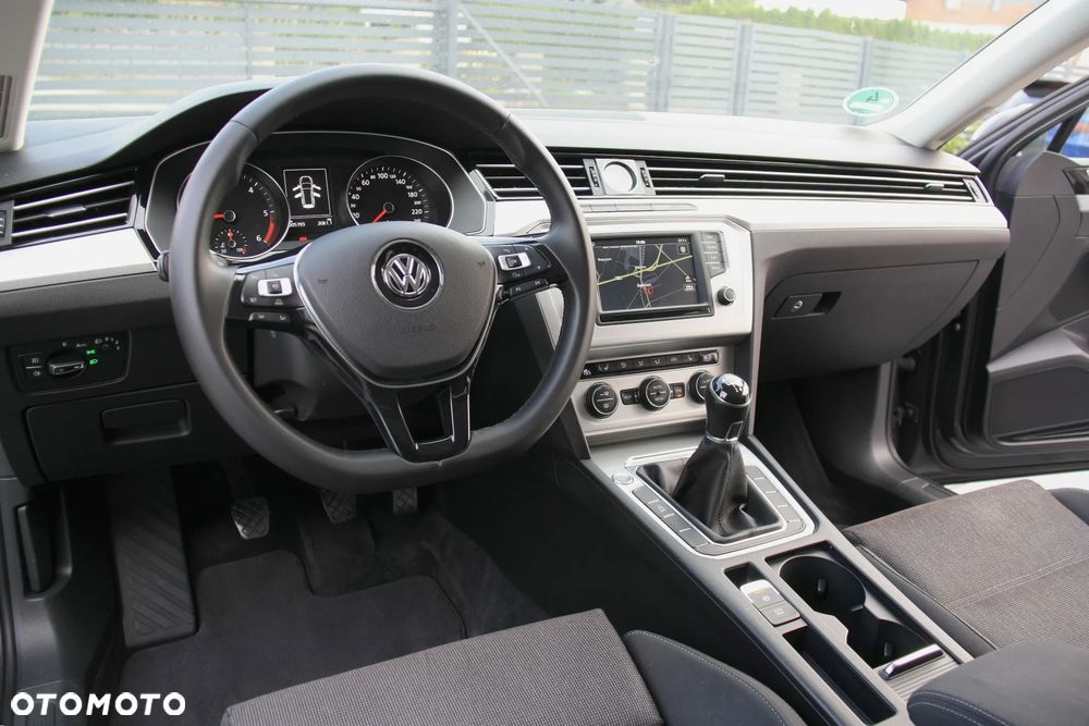 Volkswagen Passat 2.0 TDI BMT Comfortline - 25