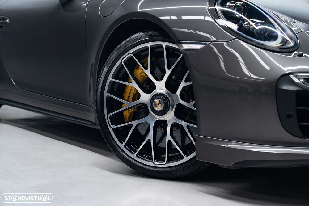 Porsche 911 (991) Turbo S Cabriolet - 4