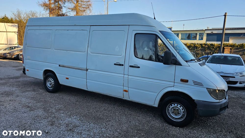 Mercedes-Benz Sprinter - 22