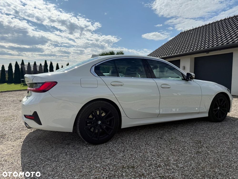 BMW Seria 3 330i xDrive - 6