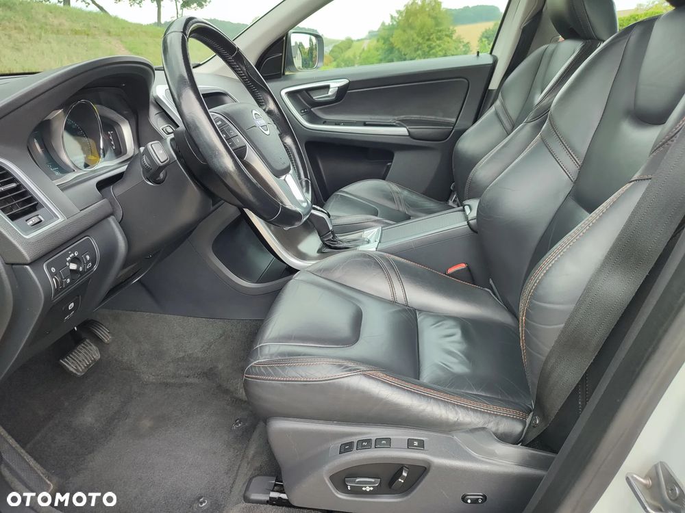 Volvo XC 60 D4 Geartronic Summum - 21