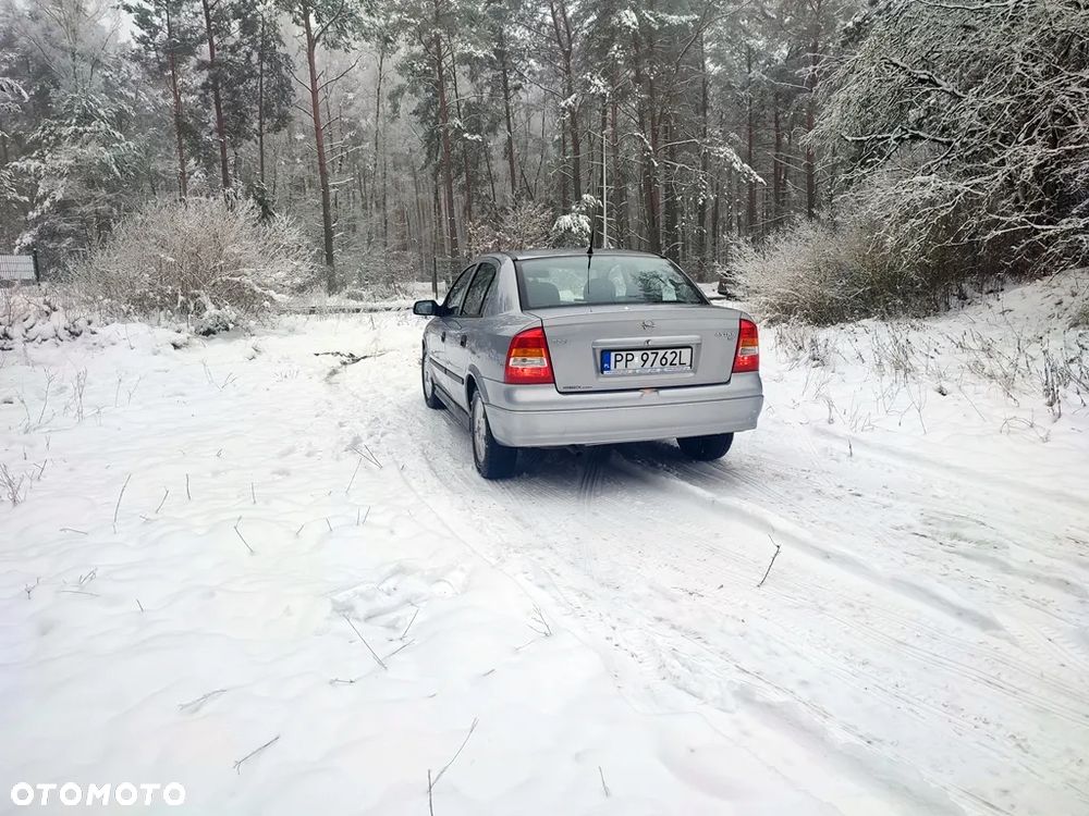 Opel Astra 1.4 GL / Club - 10