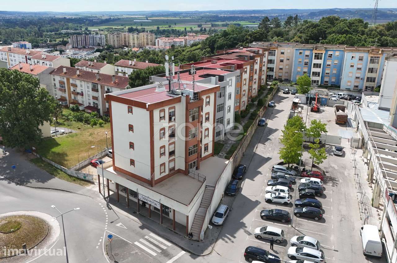 Apartamento T3 com parqueamento privativo | Bairro do Ingote | Coimbra - Grande imagem: 2/33