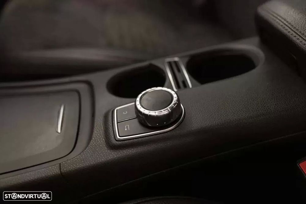 Mercedes-Benz CLA 220 - 12