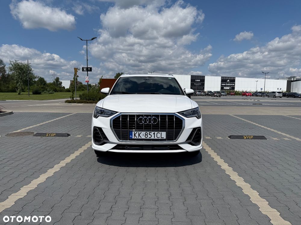 Audi Q3 2023 photo 2