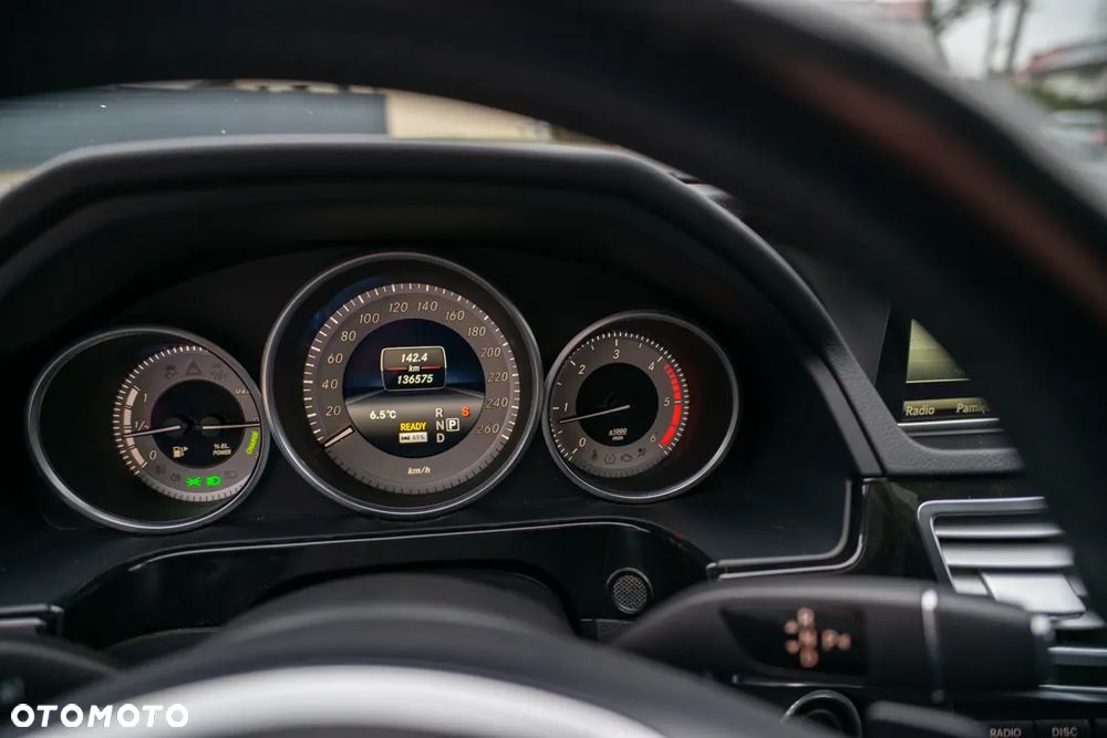 Mercedes-Benz Klasa E - 32