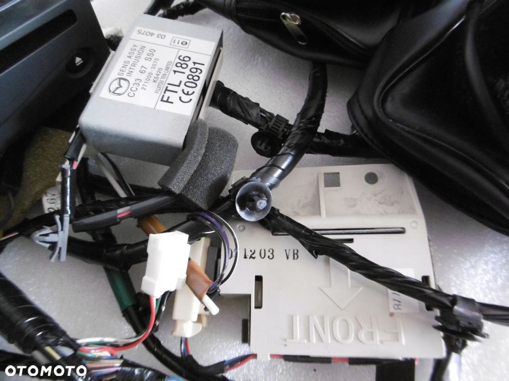 mazda 5 05/07r - nawigacja, dvd, kamera, monitory - 9