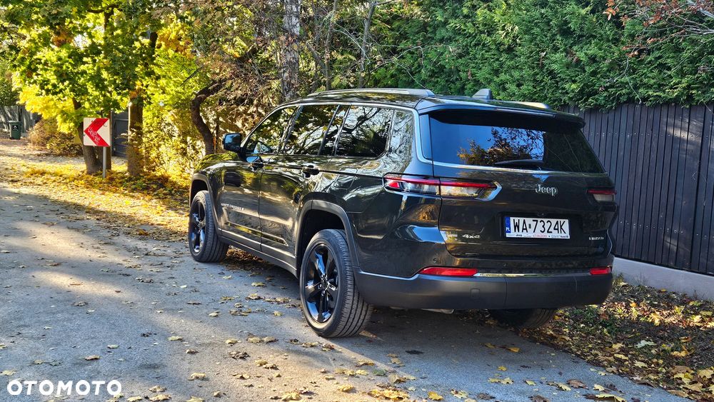 Jeep Grand Cherokee - 38