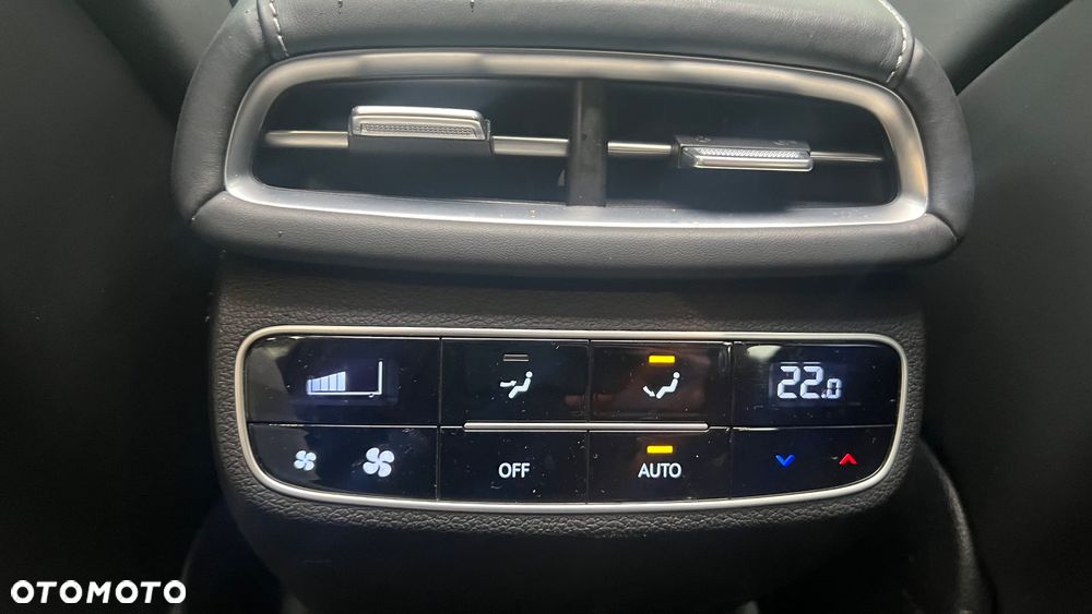 Genesis G80 - 25