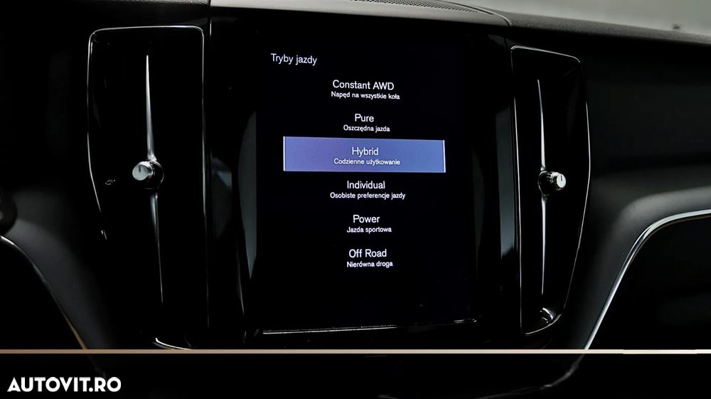 Volvo XC 60 T8 Twin Engine AWD Momentum Pro - 9