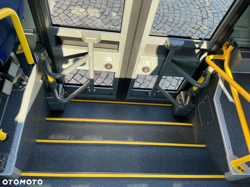 Mercedes-Benz INTOURO m - 25