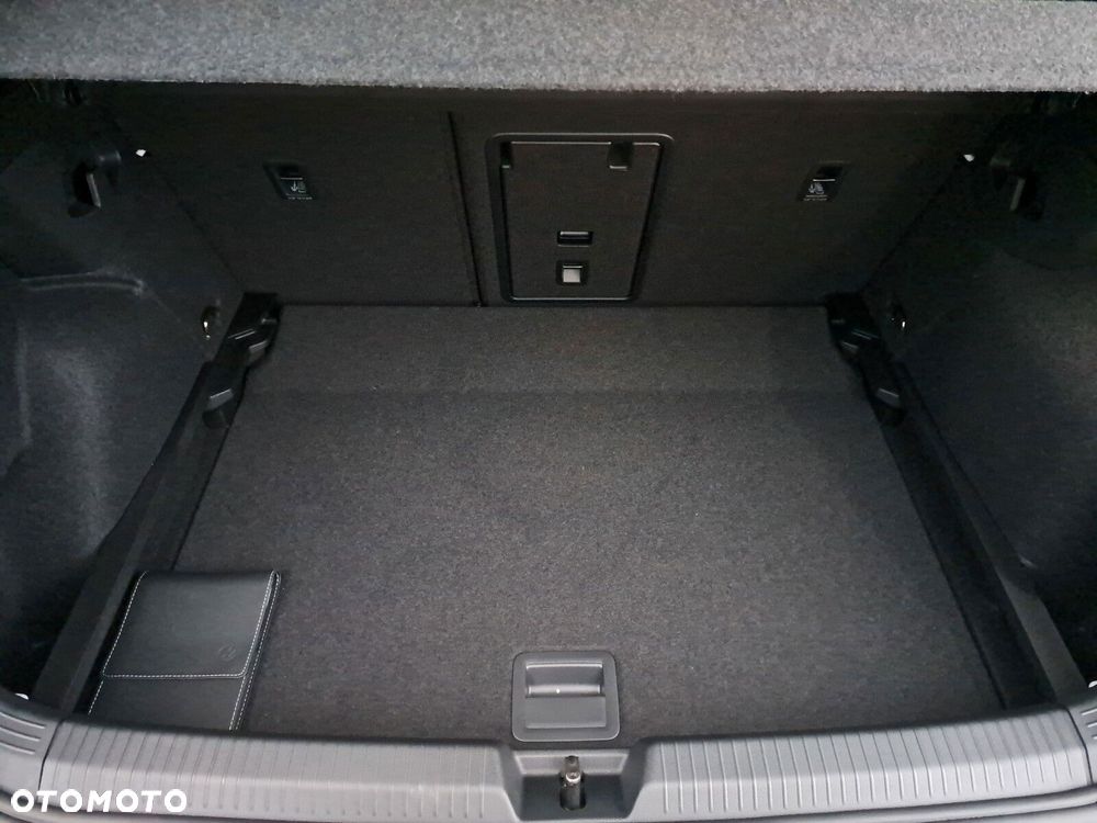 Volkswagen Golf 1.5 eTSI mHEV R-Line Plus DSG - 11