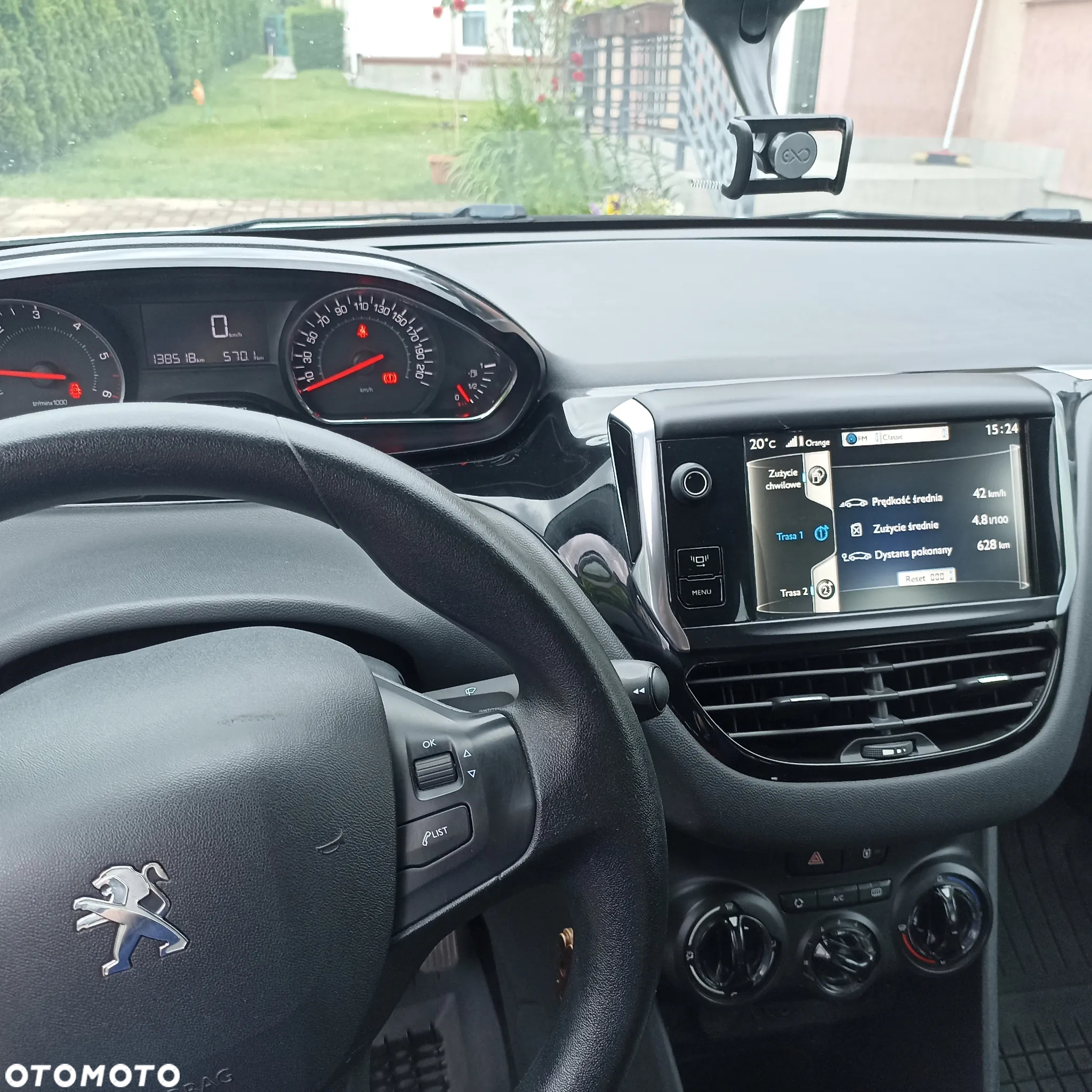 Peugeot 208 - 14