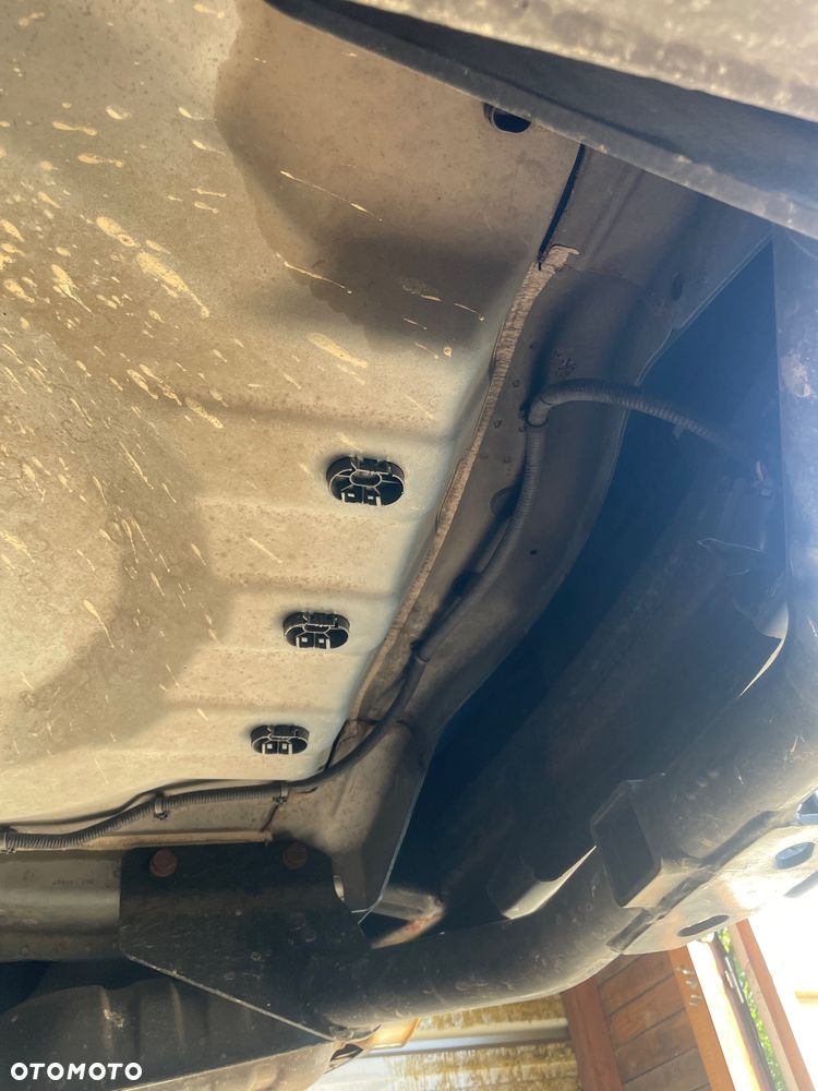Jeep Grand Cherokee - 30