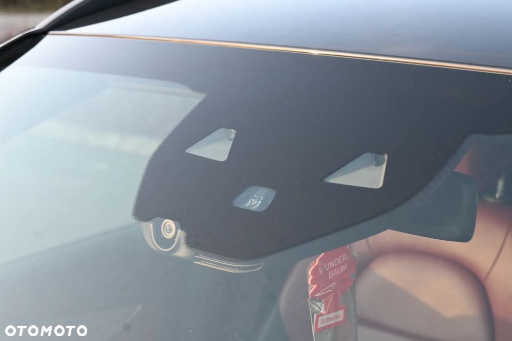 Mercedes-Benz GLC - 33