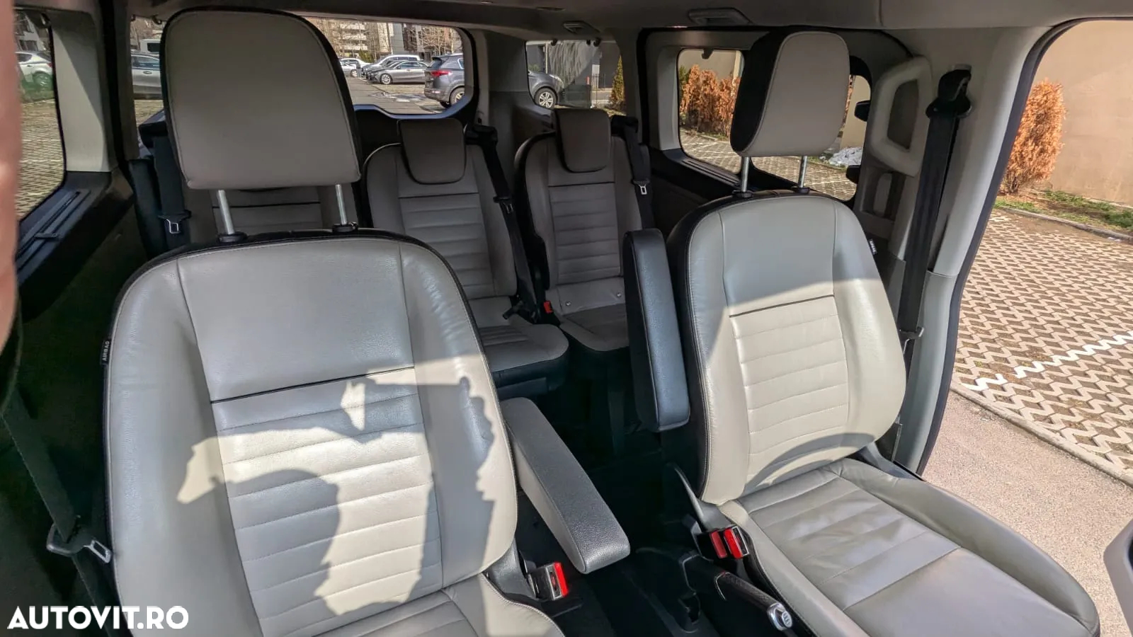 Ford Tourneo Custom Bus 320 2.0 EcoBlue 185 CP L2H1 Titanium X Aut. - 27