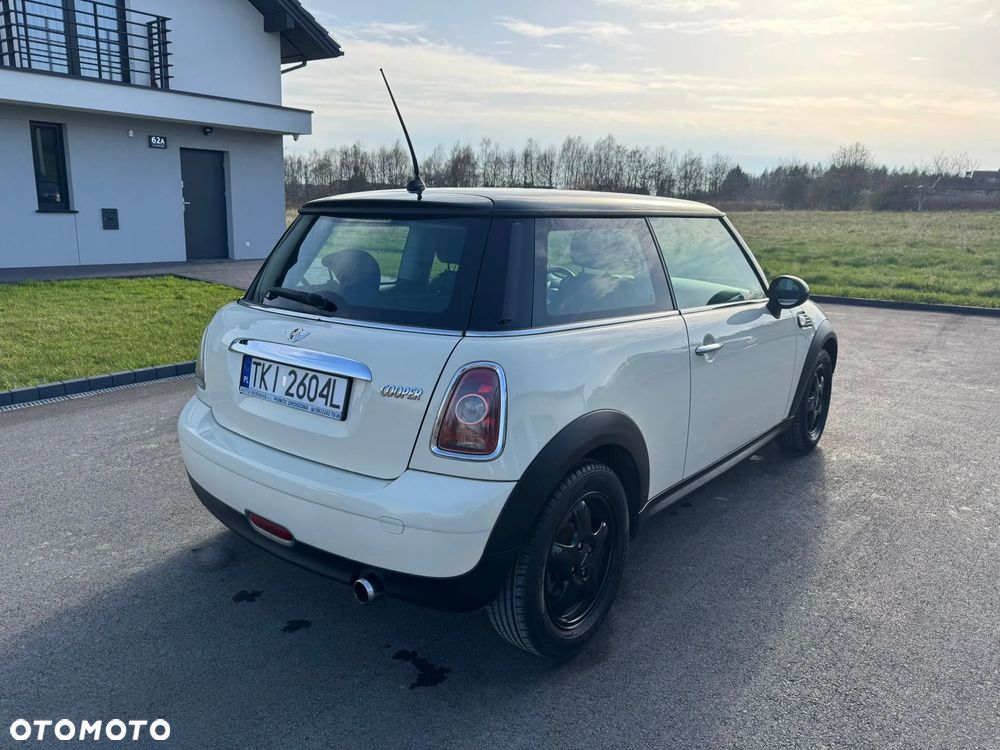 MINI Cooper Standard - 2