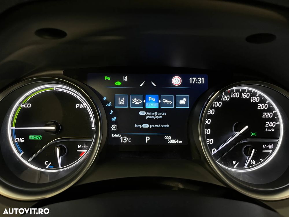 Toyota Camry 2.5 Hybrid Business - 27