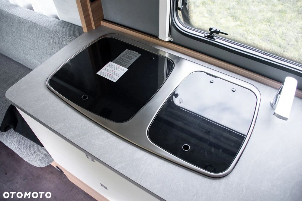 Dethleffs 730FKR Camper - 14