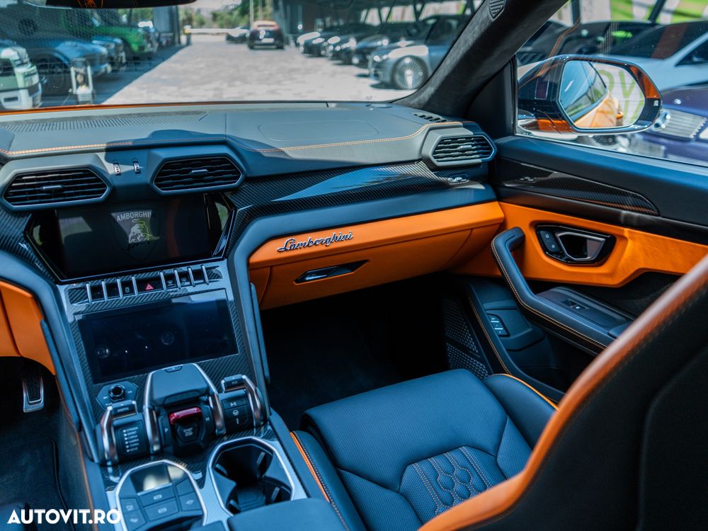 Lamborghini URUS - 21