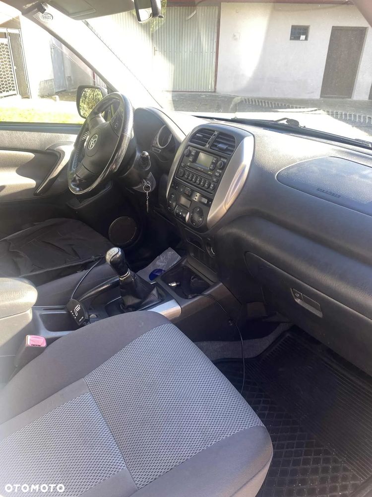 Toyota RAV4 - 2