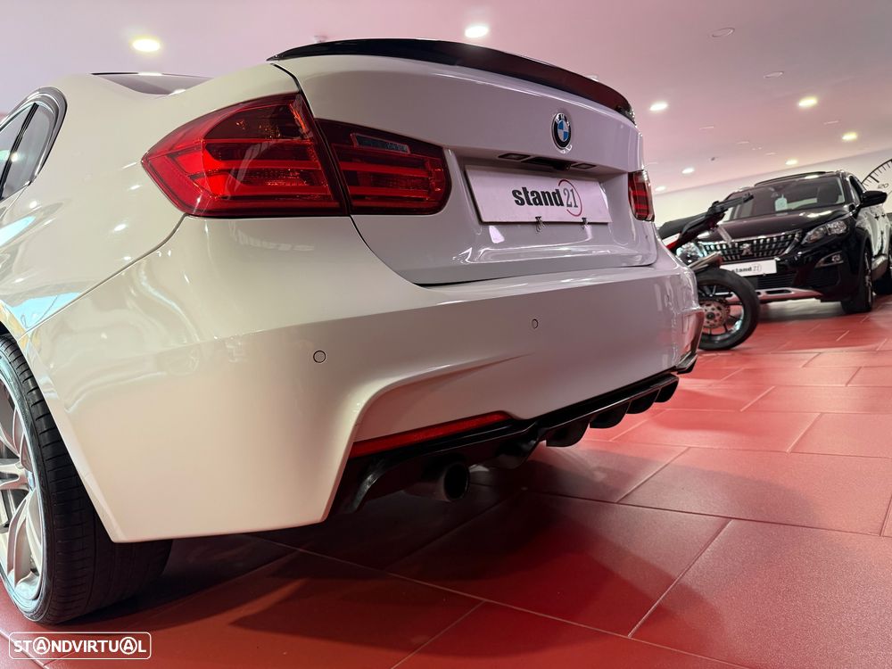 BMW 320 d xDrive Sport Line - 17