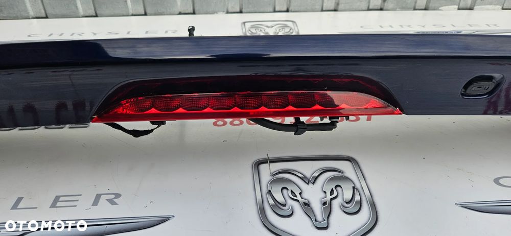 Chrysler Pacifica 2016- Spojler klapy bagażnika Lotka Daszek Światło stop KOLOR PBX - 3