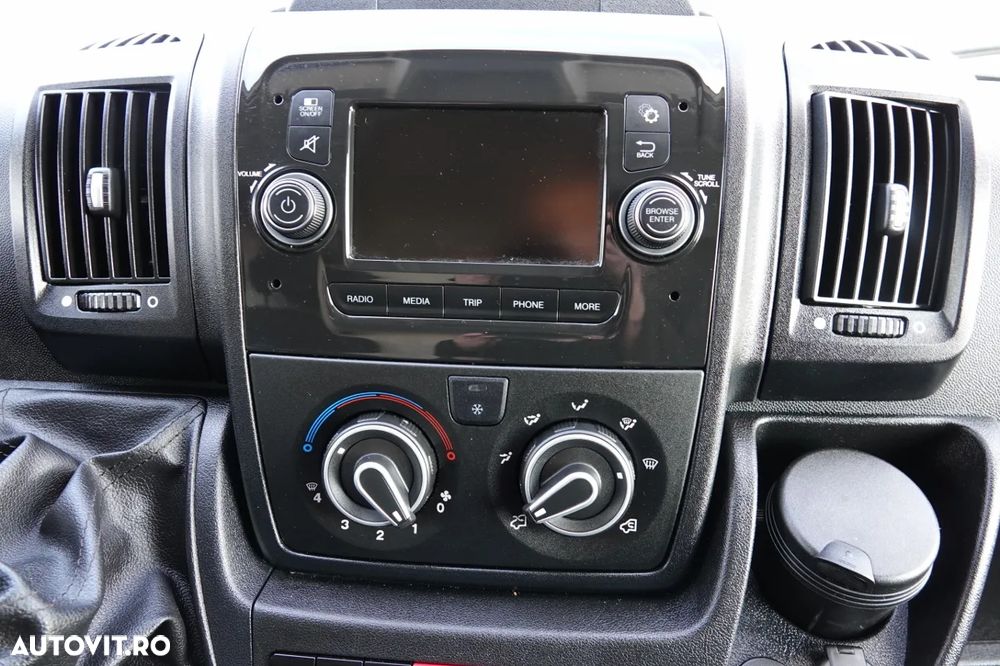 Iveco BOXER / 2.2 - 120 CP / L3H3 / AUTOUTILIZATOR DIN TABLĂ / 2022 / MANUAL / IMPORTAT - 32