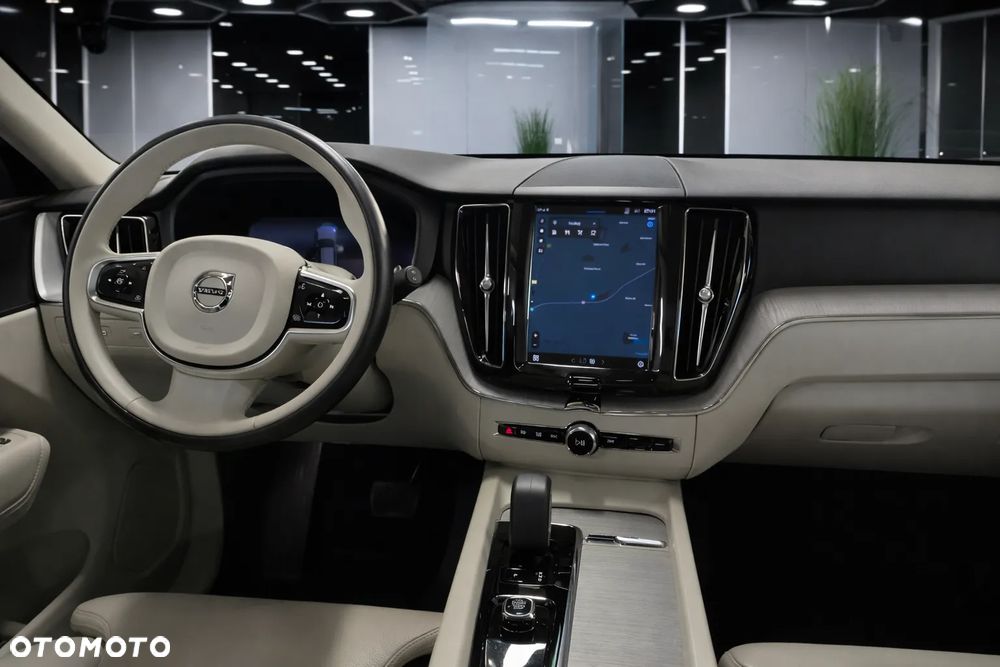 Volvo XC 60 B5 D AWD Plus Bright - 6