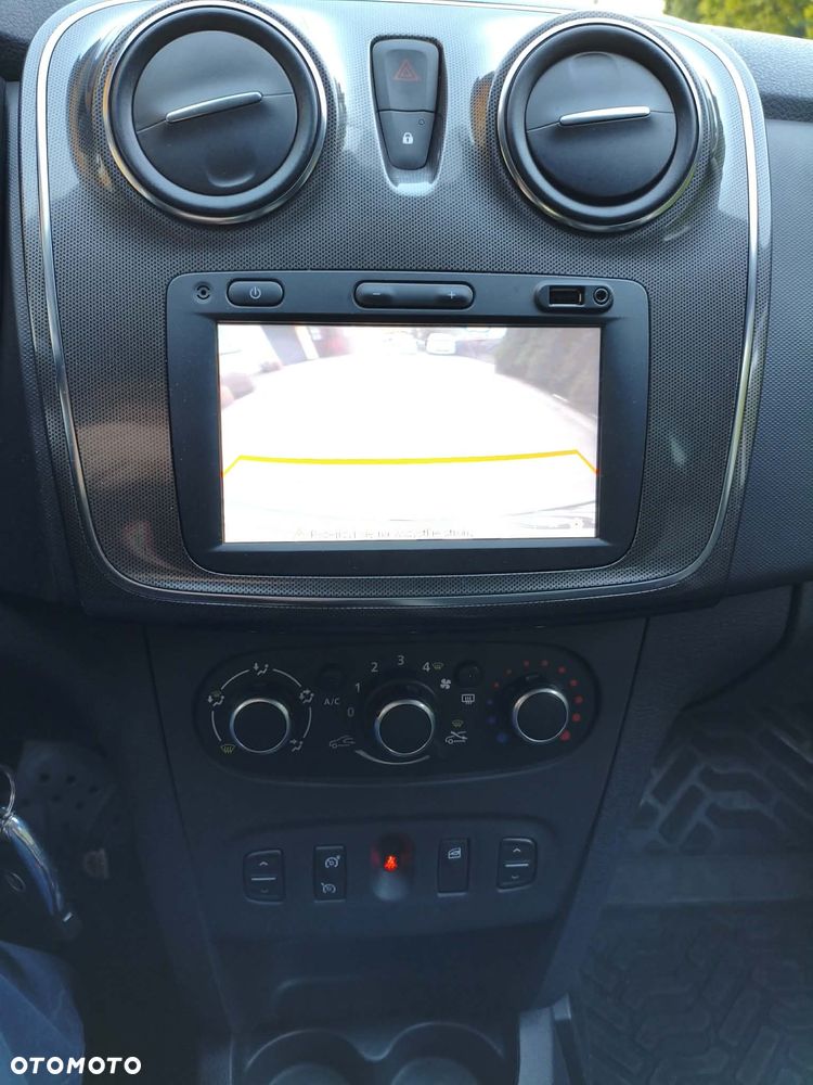 Dacia Sandero 0.9 TCe Laureate S&S EU6 - 10