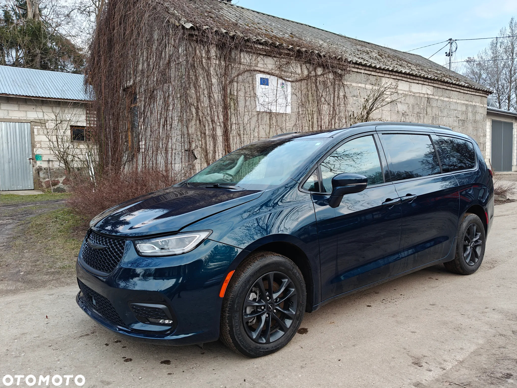 Chrysler Pacifica - 3