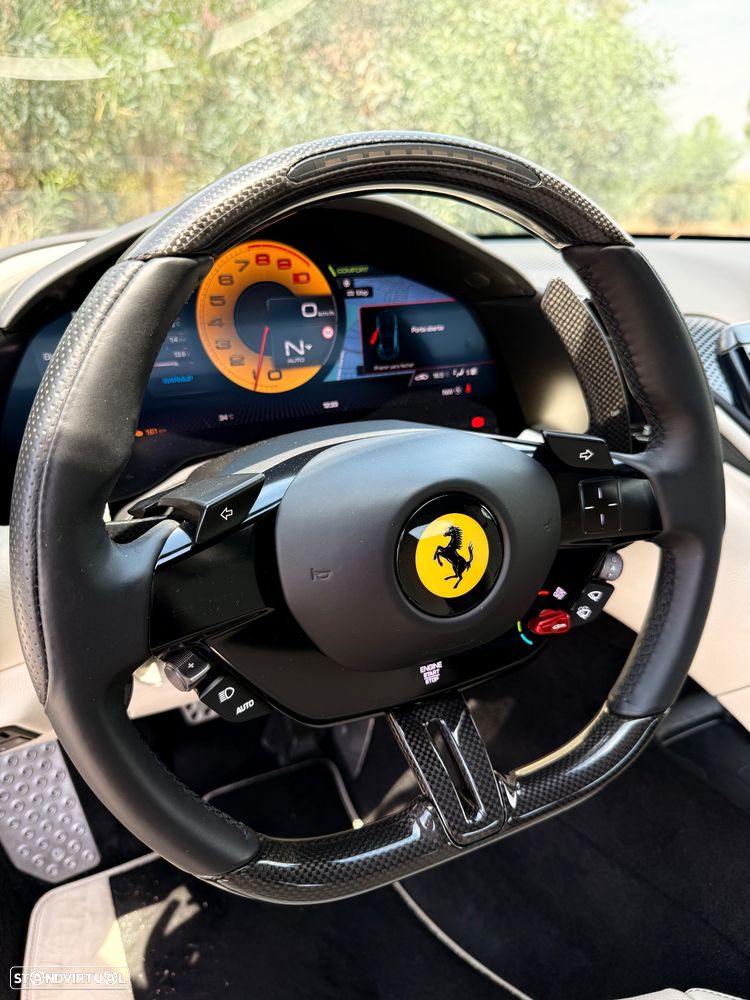 Ferrari Roma 3.9 Twin-Turbo V8 - 16