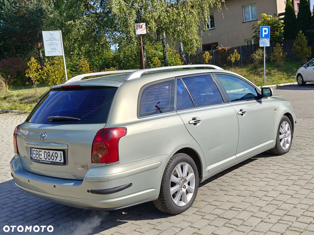 Toyota Avensis 2.0 D-4D Executive - 11
