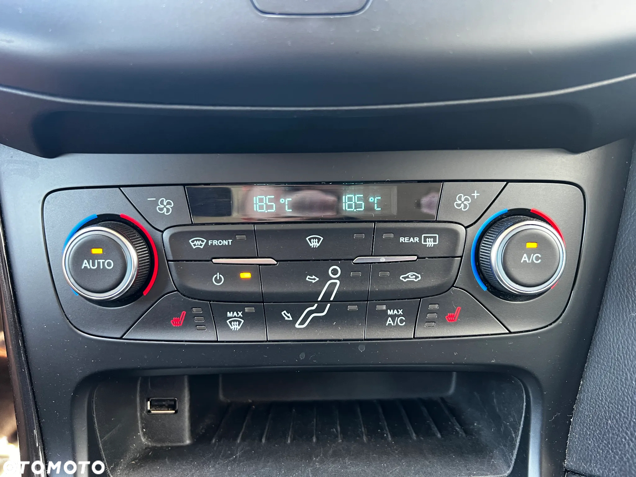 Ford Focus Turnier 1.5 EcoBlue Start-Stopp-System TITANIUM - 22